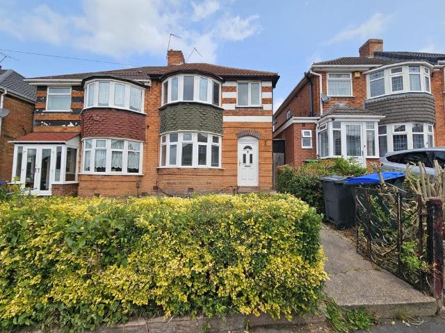 Jayshaw Avenue, Birmingham B43 3 bed semi detached house to rent £1,100 pcm £254 pw
