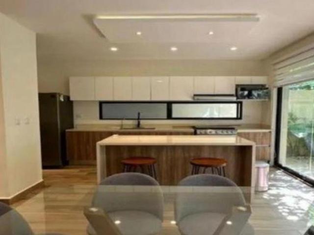 CJ CASA EN VENTA UBICADA EN PLAYA DEL CARMEN