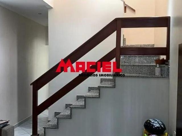 Jd. Portugal, sobrado com 120m², em local tranquilo