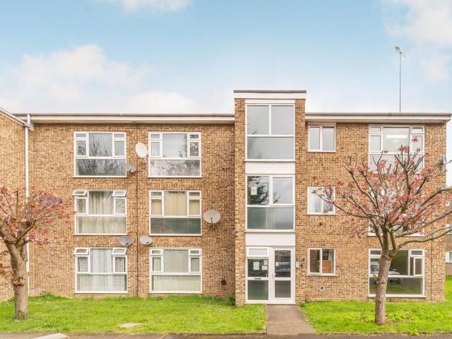 Jengar Close, Sutton, SM1 2 bed flat to rent £1,700 pcm £392 pw