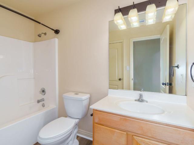 Jenne Hill Townhomes & Seasons Brook Estates 4 Bedroom Home for Rent at 3101 Jenne Hill Dr, Columbia, MO 65202