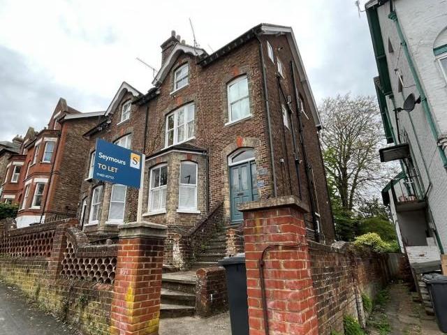 Jenner Road, Guildford GU1, 1 bed flat to rent, £1,500 pcm | PrimeLocation