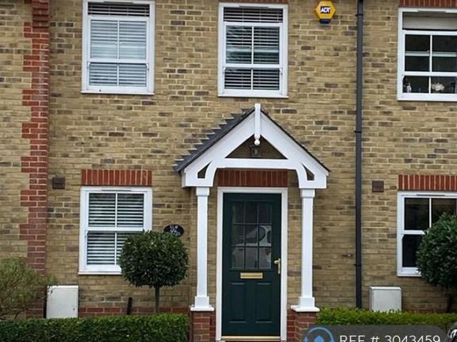 Jennings Place, Chelmsford, CM4 2 bed terraced house to rent £1,700 pcm £392 pw