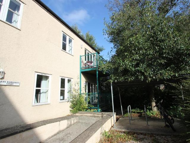 Jean Marguerite Court 3 bed flat to rent £2,850 pcm £658 pw