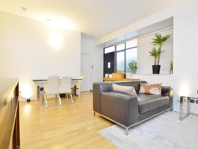 Jedburgh Road, Plaistow 1 bed flat to rent £1,600 pcm £369 pw