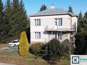 Przestronny dom z dwoma niezależnymi mieszkaniami, ogród