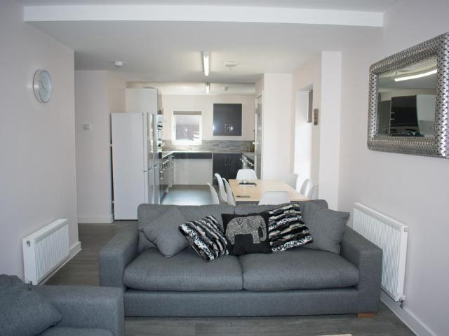 Jeffery street, Gillingham 4 bed private hall to rent £2,400 pcm £554 pw
