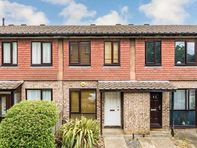Jefferson Close, London W13 1 bed flat to rent £2,000 pcm £462 pw