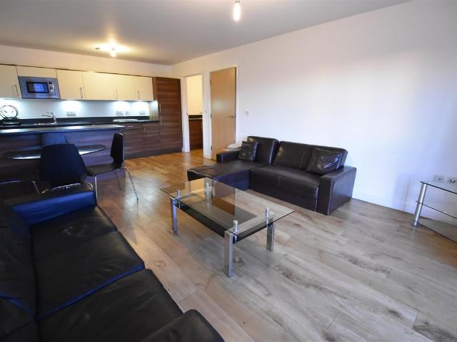 Jefferson House, West Drayton UB7, 3 bed flat to rent, £2,100 pcm | PrimeLocation