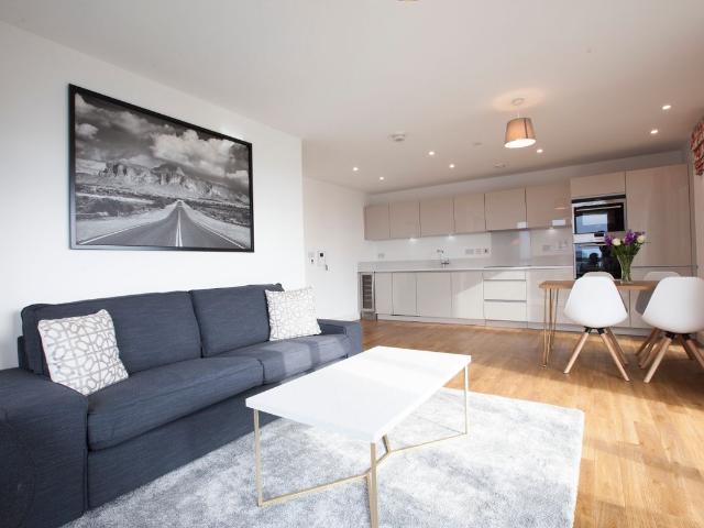 Jefferson Plaza, London E3, 3 bed flat to rent, £3,300 pcm | PrimeLocation