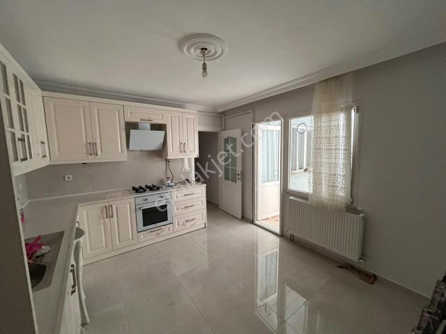 Jelatinlerini Siz Sökün. Masrafsız Kiralık 3+1 Fırsatı !