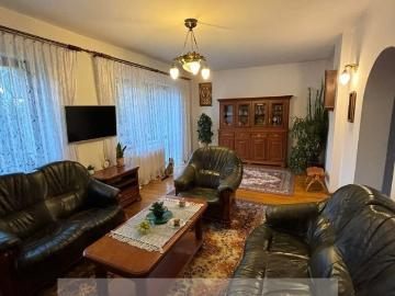 Przestronny dom 222 m² z garażem i tarasem w Cieplicach