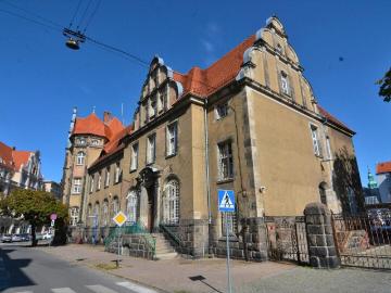 Duży lokal 1200 m2 w centrum Jeleniej Góry, parking