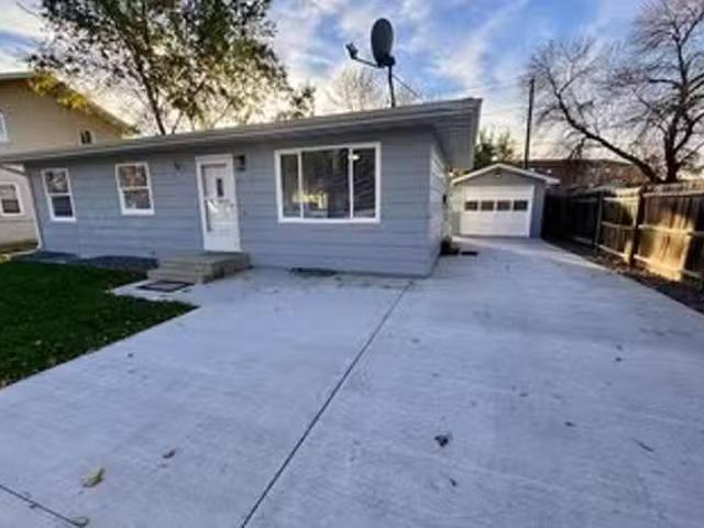 Jeremy Qualley, 1005 21st St South, Carl Ben 3 Bedroom 2 B.
