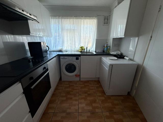 Jeremys Green, Edmonton N18, 3 bed maisonette to rent, £2,000 pcm | PrimeLocation