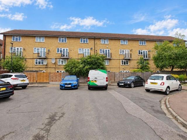 Jeremys Green, London N18, 2 bed flat to rent, £1,700 pcm | PrimeLocation