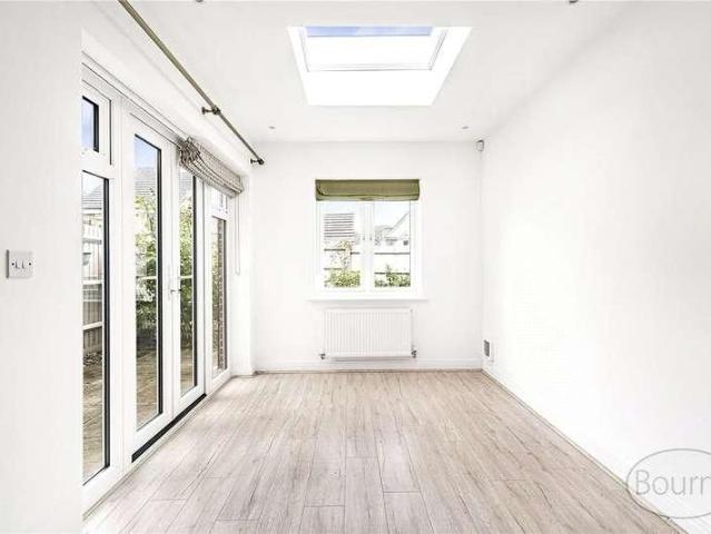 Jersey Close, Knaphill, Woking, Surrey, GU21