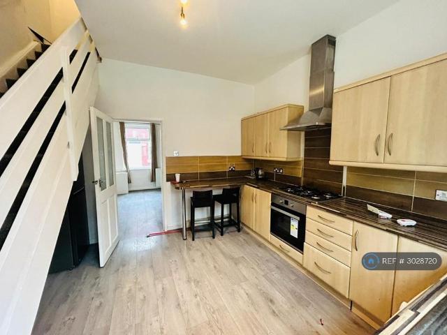 Jersey Street, Ashton Under Lyne, OL6 2 bed terraced house to rent £920 pcm £212 pw