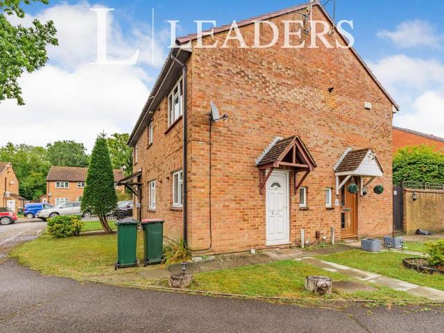 Jersey Road, Crawley, RH11 1 bed house to rent £1,275 pcm £294 pw