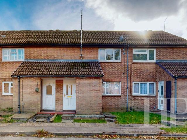 Jersey Road, Crawley RH11, 1 bed maisonette to rent, £1,100 pcm | PrimeLocation
