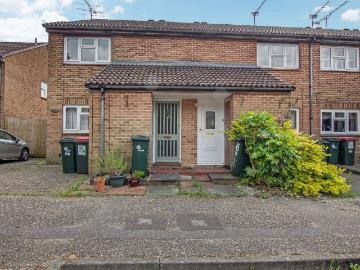 Jersey Road, Crawley RH11, 1 bed maisonette to rent, £1,200 pcm | PrimeLocation