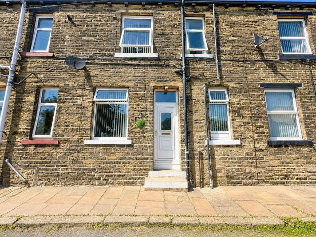 Jester Place, Queensbury, Bradford BD13, 1 bed terraced house to rent, £675 pcm | PrimeLocation