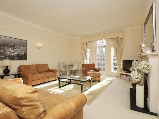 Jesmond Park West, Jesmond, Newcastle Upon Tyne NE7, 2 bed flat to rent, £1,800 pcm | PrimeLocation