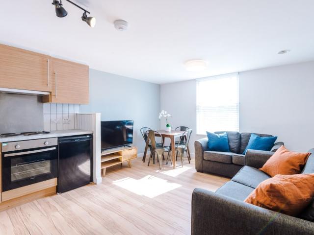 Jesmond Road, Newcastle NE2, 4 bed flat to rent, £736 pppm | PrimeLocation