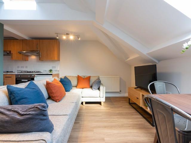 Jesmond Road, Newcastle NE2, 6 bed flat to rent, £646 pppm | PrimeLocation