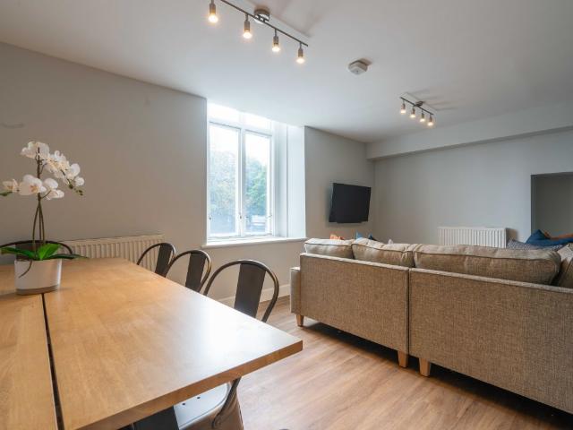 Jesmond Road, Newcastle NE2, 6 bed flat to rent, £693 pppm | PrimeLocation