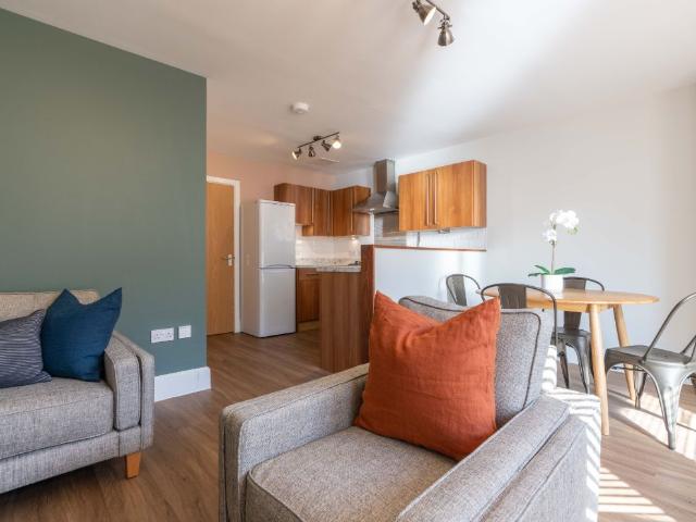 Jesmond Road, Newcastle NE2, 2 bed flat to rent, £888 pppm | PrimeLocation