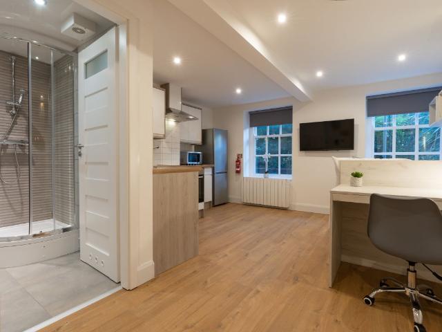 Jesmond View, Newcastle NE2, Studio to rent, £1,040 pppm | PrimeLocation