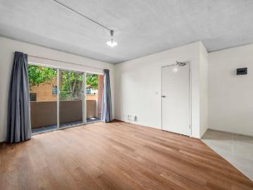 Jetty Proximity: Two Bedroom Unit Within Moments