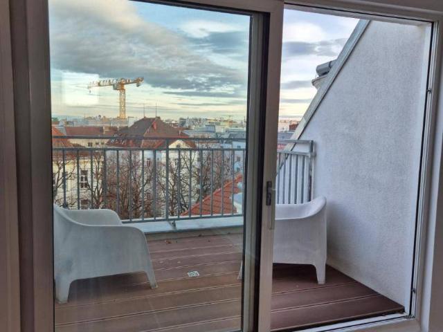 JETZT WIRD’S ZEIT FÜRS SPARSCHWEIN ÖFFNEN/WIENTRAUM TERRASSENWOHNUNG NÄHE SANATORIUM HERA UND AKH