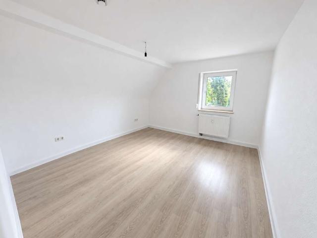 Jetzt zugreifen: +neues Tageslichtbad +frisch gestrichen +heller Laminat + eigenes Gartenabteil