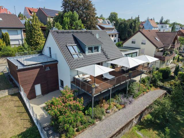 Jetzt Chance nutzen. Traumhaftes Einfamilienhaus mit hochwertiger Ausstattung und Blick ins Grüne