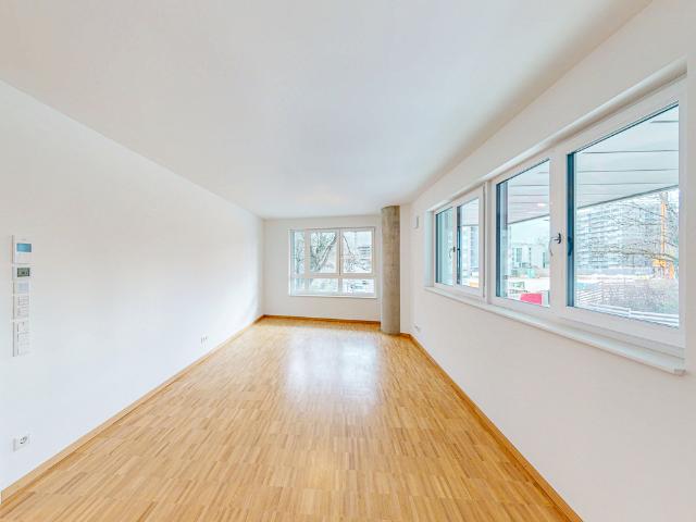 Jetzt einziehen: 2 Zimmer Wohnung mit Einbauküche im neuen Hochpunkt von München