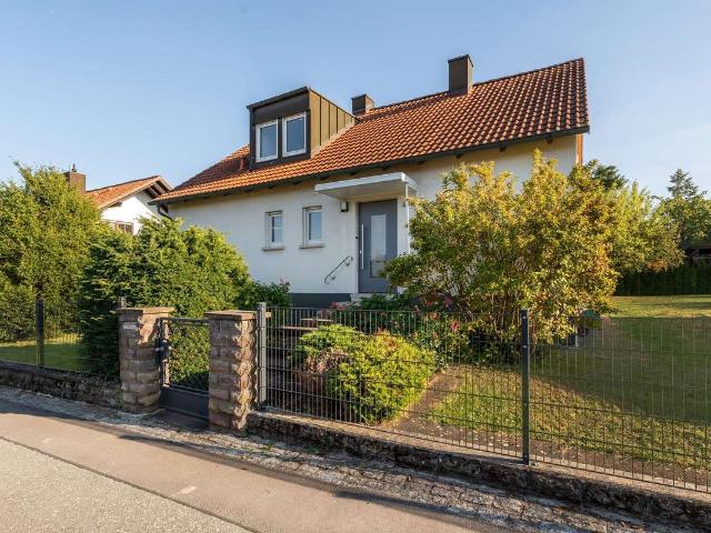 Jetzt einziehen Renoviertes modernes Einfamilienhaus mit großem Garten in Langenzenn
