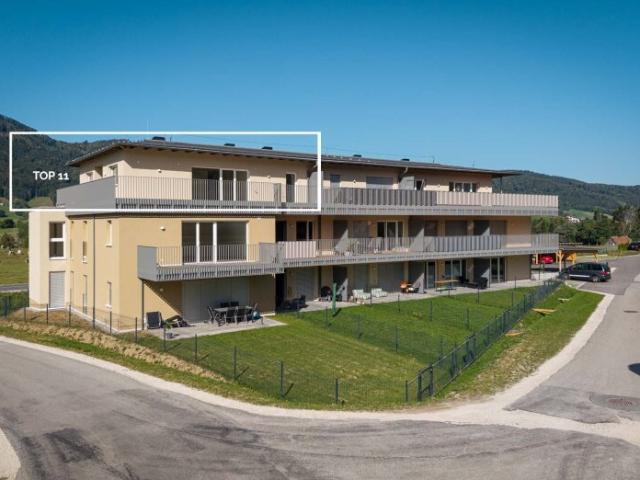 JETZT EINZIEHEN: Traumhafte Dachgeschosswohnung zwischen Irrsee und Mondsee mit XXL Terrasse