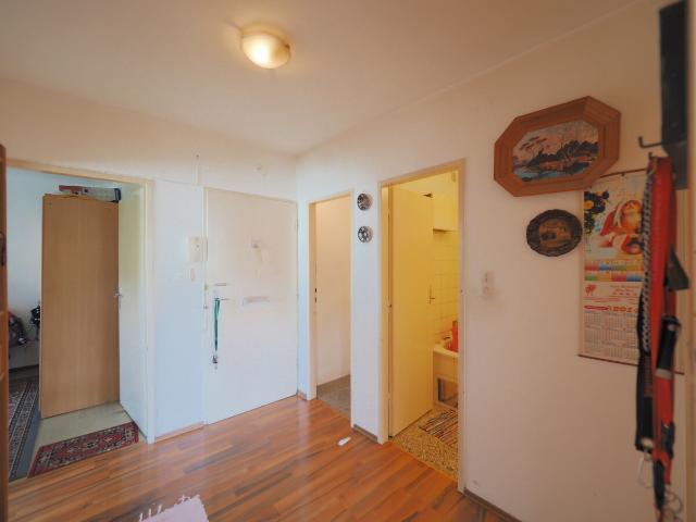 Jetzt entdecken: Gepflegte 3 Zimmer Wohnung mit Lift und großem Potenzial!