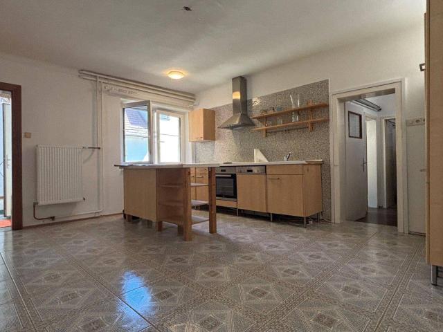 Jetzt hat jeder sein eigenes Zimmer großes, renoviertes Landhaus mit gemauertem Stadl