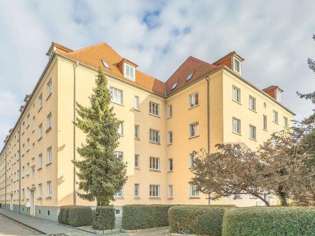 ERSTKLASSIGE 3 ZI. DG WOHNUNG IN BEGEHRTER LAGE UNWEIT ZUR ELBE