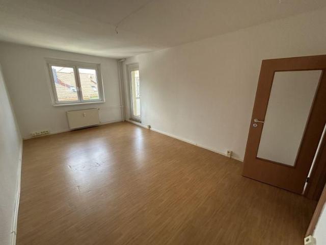 Jetzt Malerbonus sichern für 3 Zimmer Wohnung mit Loggia!