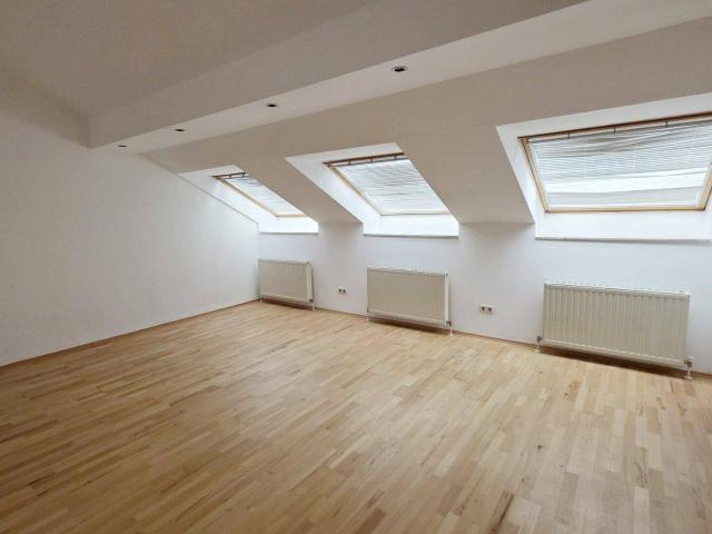 Jetzt schnell sein! Ruhige Wohnung in toller Lage! 2 Zimmer Wohnung – in wenigen Minuten am Karlsplatz!
