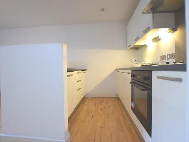 Jet Centro, Sheffield, S2 1 bed apartment to rent £800 pcm £185 pw