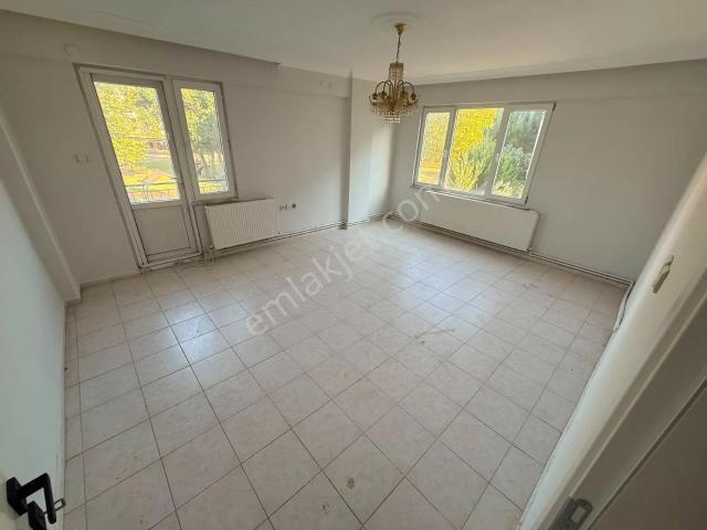 ▄jet Emlaktan Altınkum'da Ön Cephe Doğalgazlı Arakat Kiralık 2+1