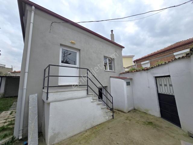 ▀▀jet Emlak'tan Zeytinli'de Geniş & Bahçeli Müstakil 3+1 Köy Evi