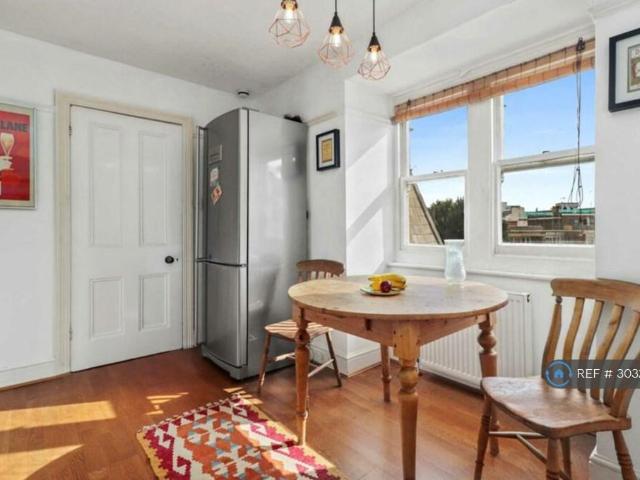 Jevington Gardens, Eastbourne, BN21 3 bed penthouse to rent £1,550 pcm £358 pw