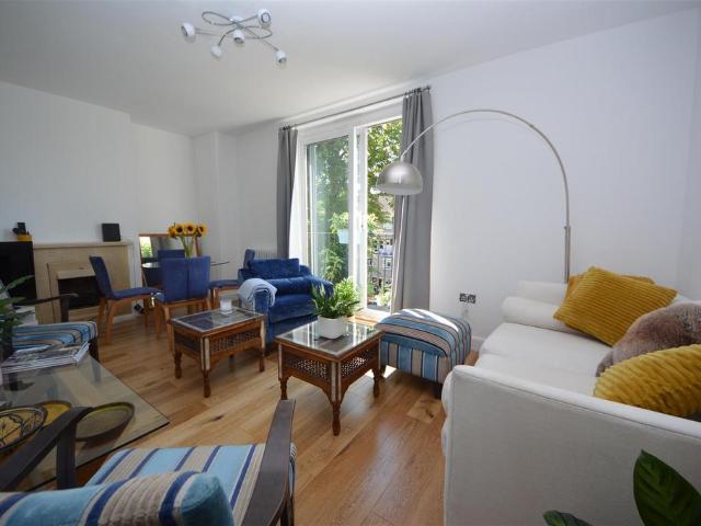 Jevons House, Alexandra Road, London NW8 3 bed flat to rent £3,500 pcm £808 pw