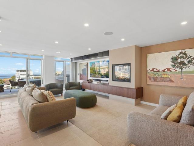 Jewel In 'The Crown' Bondi Newly Renovated Penthouse With Ocean Views